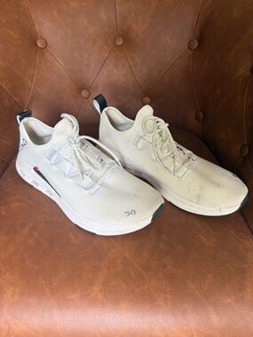 On Running Men's White Athletic Trainers